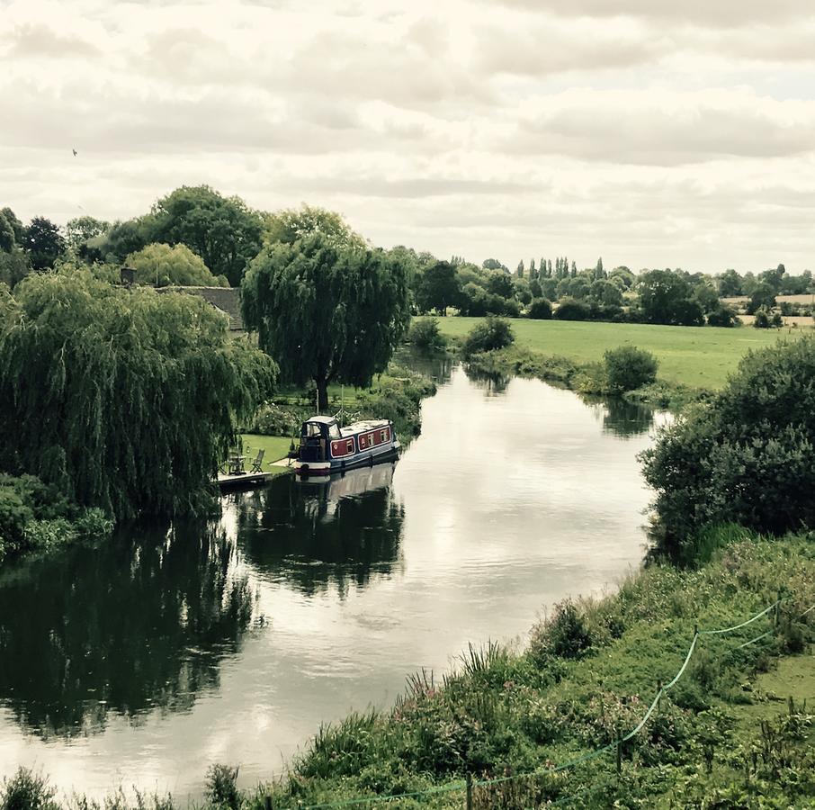 Wansford Country Lounge B&B Εξωτερικό φωτογραφία